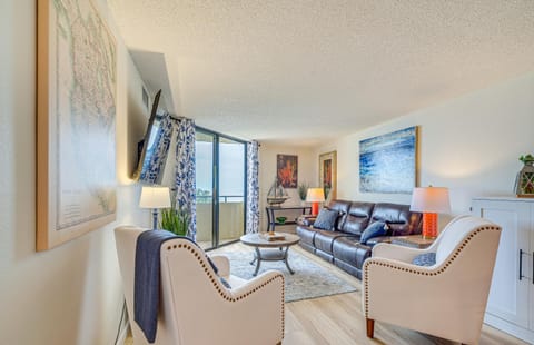 Gulf-View Condo with Heated Pool in Hudson! Apartment in Hudson