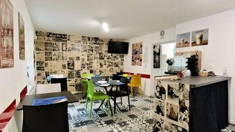 TV and multimedia, Seating area