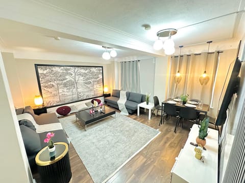 TV and multimedia, Living room, Seating area