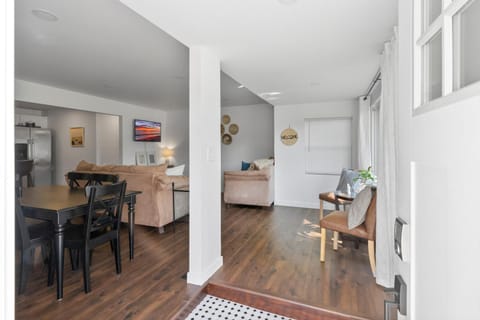 Timber Lodge - Short distance to downtown, beaches, and breweries House in Douglas