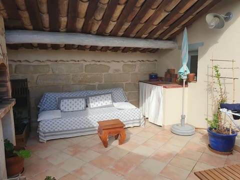 Maison de village avec terrasse House in Uzes