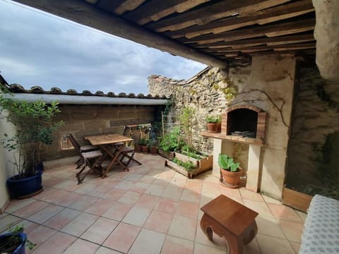 Maison de village avec terrasse House in Uzes