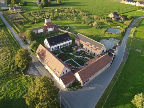 Property building, Day, Neighbourhood, Natural landscape, Bird's eye view, Landmark view, Street view, Location