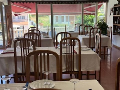 Hostal Restaurante Pinarejo Bed and Breakfast in O Salnés