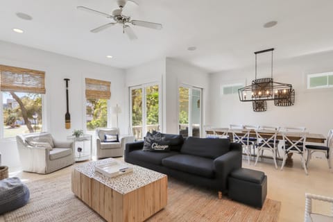 7 BR 8 BA Private Pool 7K 4Q 2Dbl 1T Sleep 24 Bikes & Beach Gear included House in Hilton Head Island