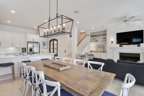 7 BR 8 BA Private Pool 7K 4Q 2Dbl 1T Sleep 24 Bikes & Beach Gear included House in Hilton Head Island