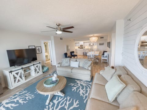 Luxury, Direct Oceanfront Unit and Balcony, Northeast Corner, Heated Pool, Garage Parking House in Daytona Beach