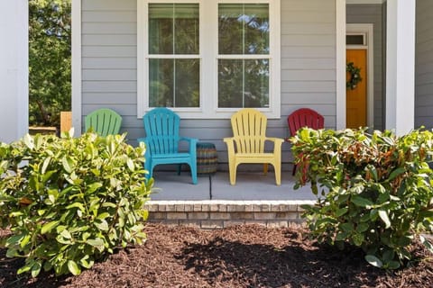 Charleston-themed House for 10! House in Goose Creek