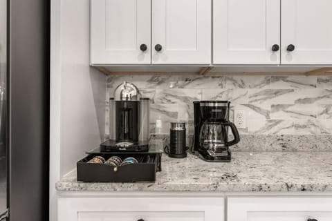 Charleston-themed House for 10! House in Goose Creek