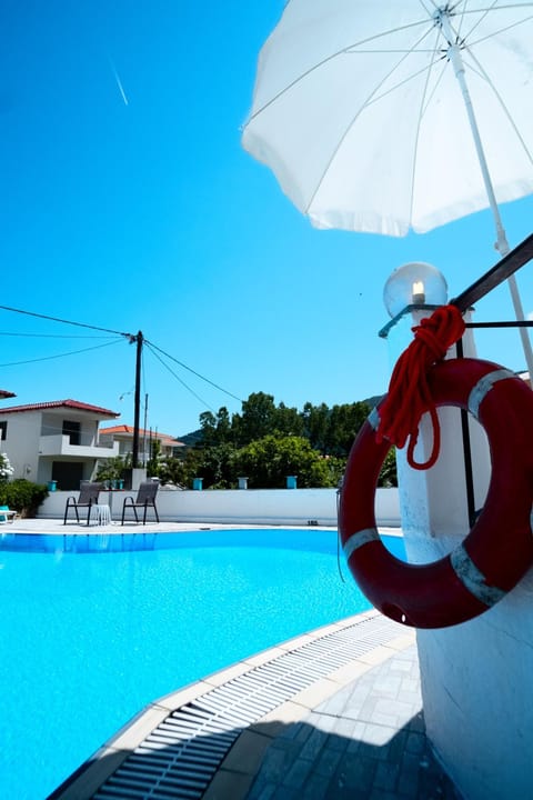Day, Pool view, Swimming pool, sunbed