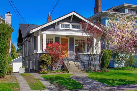 Perch - Hilltop Gem House in Queen Anne