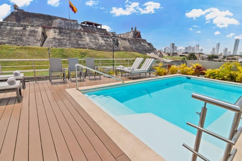 Street view, Swimming pool