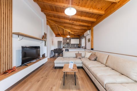 TV and multimedia, Kitchen or kitchenette, Living room