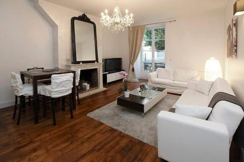 TV and multimedia, Living room, Dining area