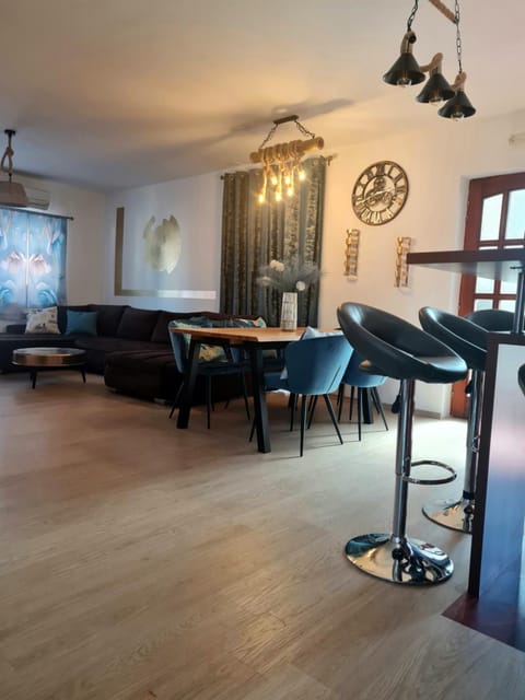 Big apartmant with free parking Apartment in Šibenik