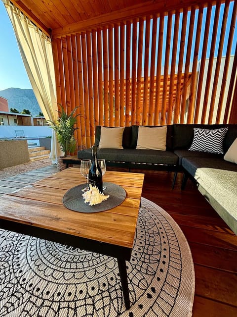 Day, View (from property/room), Balcony/Terrace, Balcony/Terrace, Seating area