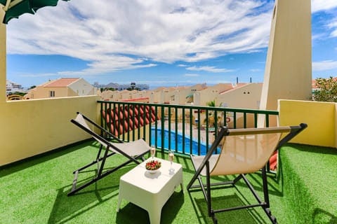 Patio, Day, View (from property/room), Balcony/Terrace, Seating area, Pool view, Sea view, Swimming pool