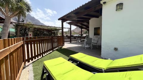 Day, Natural landscape, View (from property/room), Balcony/Terrace, sunbed