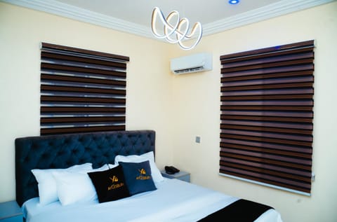 Bed, TV and multimedia, Decorative detail, Bedroom, internet, air conditioner