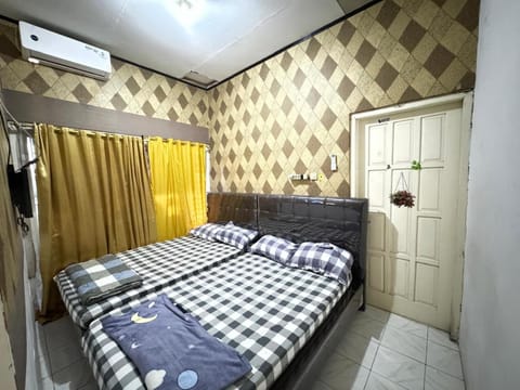 Bed, Bedroom, air conditioner