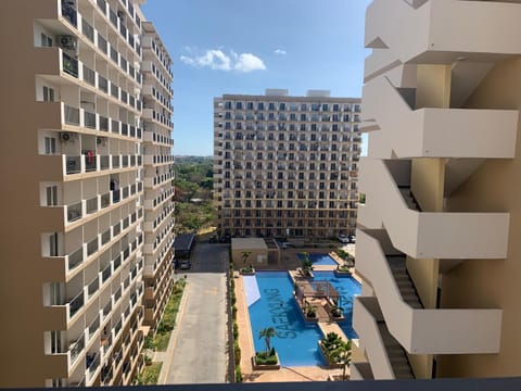 Property building, View (from property/room), Balcony/Terrace, Pool view, Swimming pool, sunbed