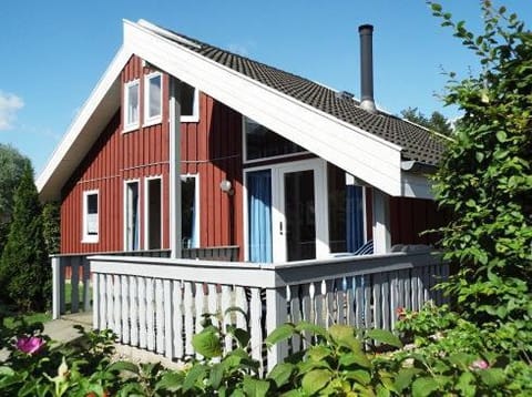 Property building, Day, Garden, Garden view