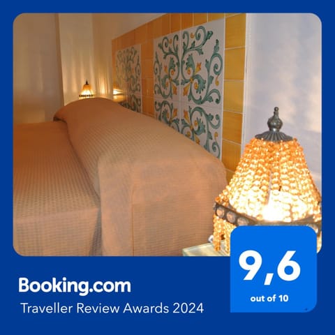 Bed, Photo of the whole room, Bedroom, Certificate/Award