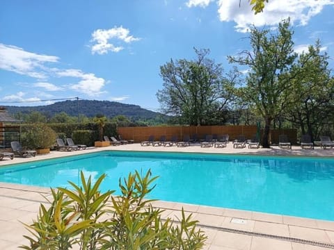 Camping maeva Escapades Le Domaine des Chênes Blancs Campground/ 
RV Resort in Provence-Alpes-Côte d'Azur