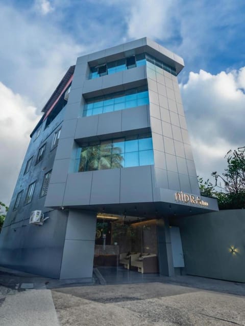 Property building, Day