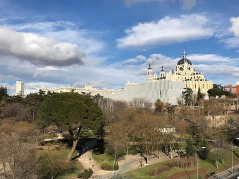 Nearby landmark, Day, Natural landscape, City view