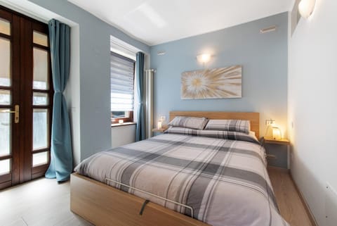 Living room, Bedroom