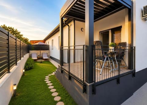 Garden, Balcony/Terrace, Garden view