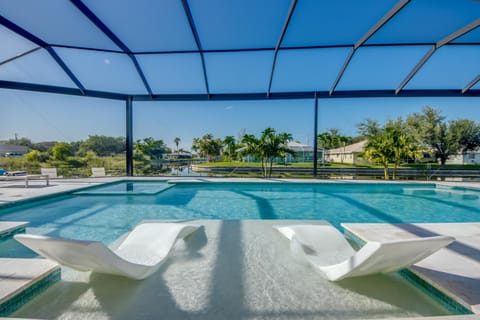 River view, Swimming pool