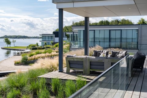 Patio, Balcony/Terrace, Seating area, Lake view