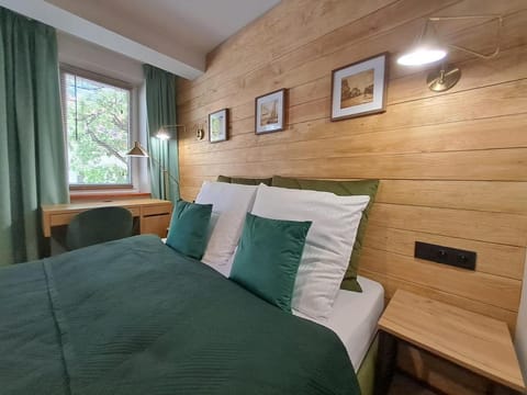 Bed, Living room, Photo of the whole room, Seating area, Bedroom