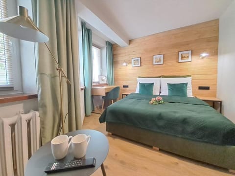 Bed, Photo of the whole room, Bedroom, internet, towels