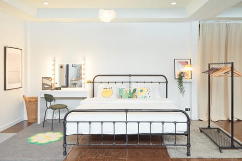 Bed, Photo of the whole room, Bedroom, hair dresser