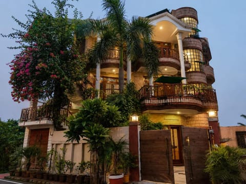 Property building, Facade/entrance, View (from property/room), Balcony/Terrace, Balcony/Terrace, Breakfast