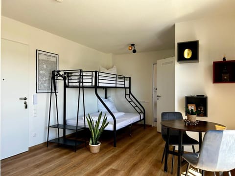 Bed, Dining area, Bedroom, bunk bed