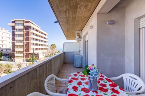 Day, Balcony/Terrace, Living room