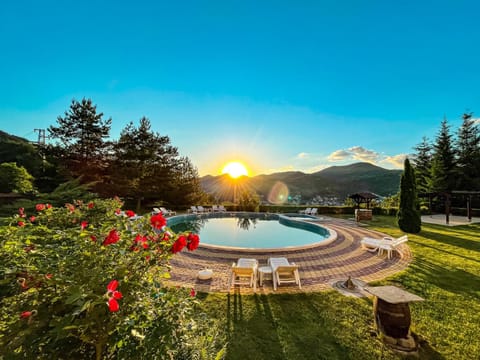 Day, Natural landscape, Garden, Mountain view, Pool view, Swimming pool, Sunset, sunbed