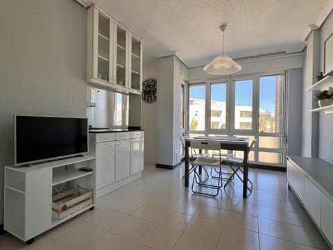 Communal lounge/ TV room, Dining area