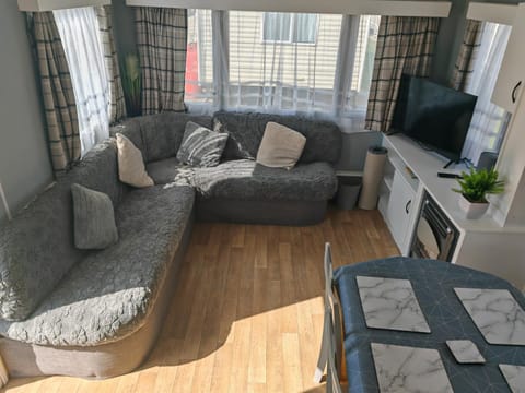 237 Sealands, 8 Birth caravan Campground/ 
RV Resort in Ingoldmells