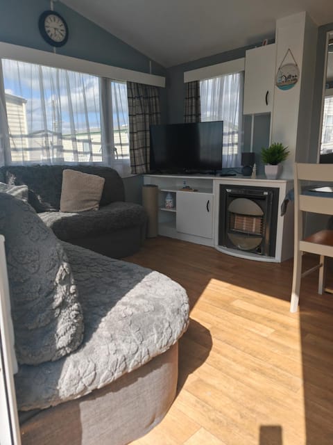 237 Sealands, 8 Birth caravan Campground/ 
RV Resort in Ingoldmells