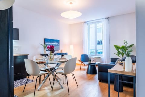 TV and multimedia, Living room, Dining area