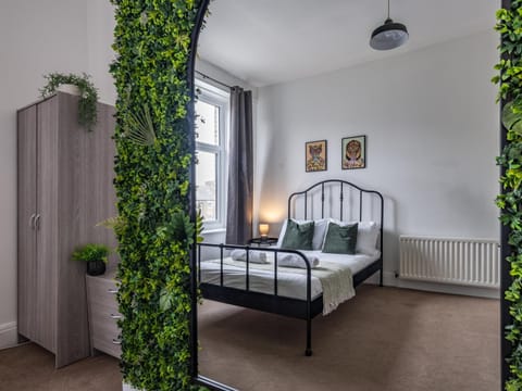 Large Group Central Apartment Apartment in Newcastle upon Tyne