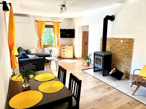 Living room, Decorative detail, Dining area