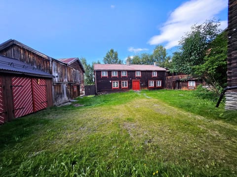Property building, Day, Garden, Garden, Garden view