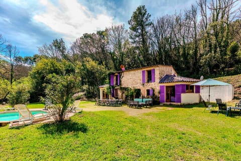 Property building, Garden, Swimming pool