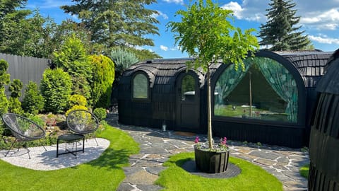 Property building, Seating area